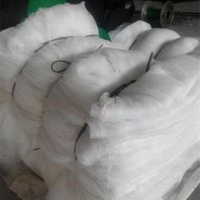 Filet anti-grêle HDPE anti-oxydation léger et durable de 3 m de large pour les plantes